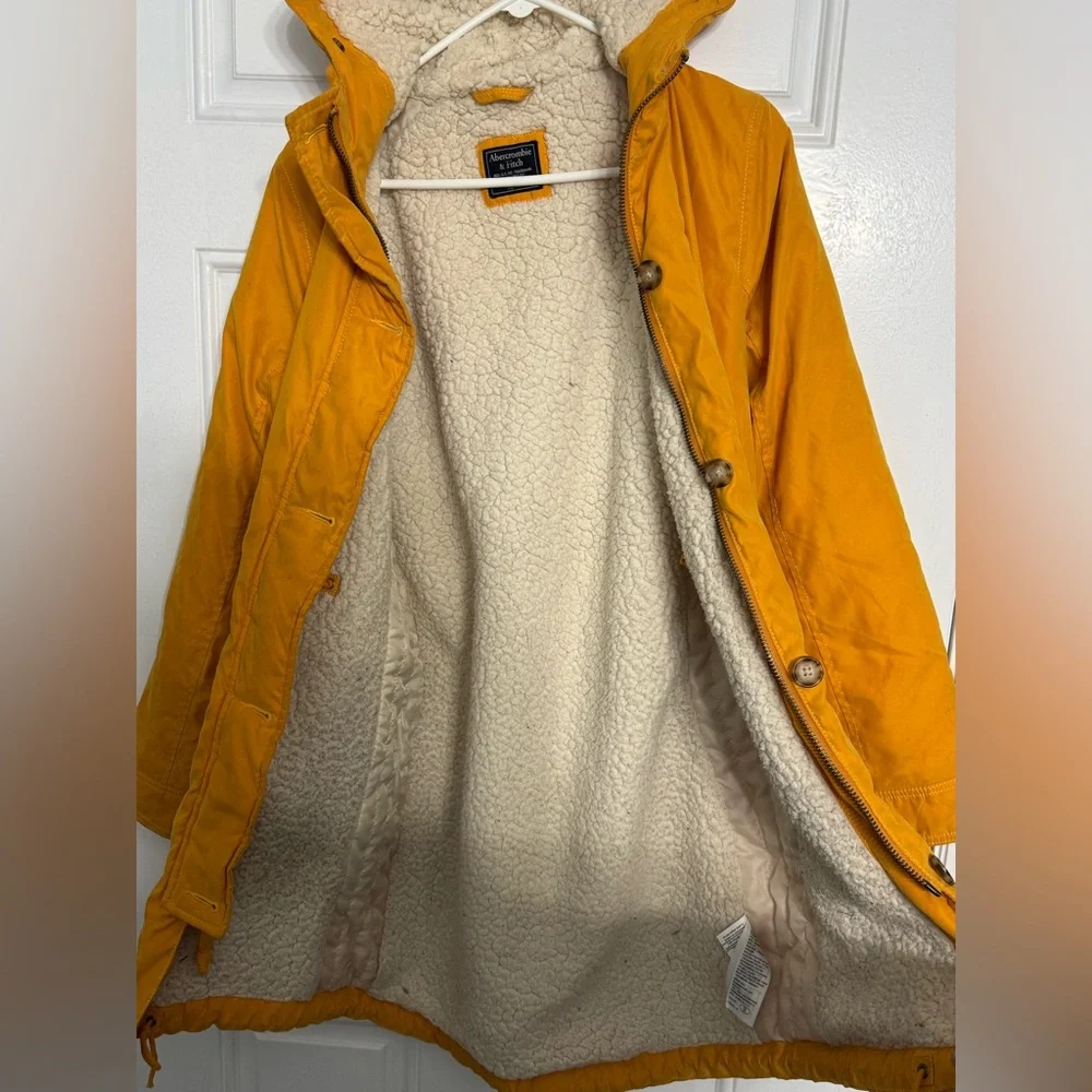 Abercrombie & Fitch Coat Womens Medium Yellow Full Zip Sherpa Lined Parka‎